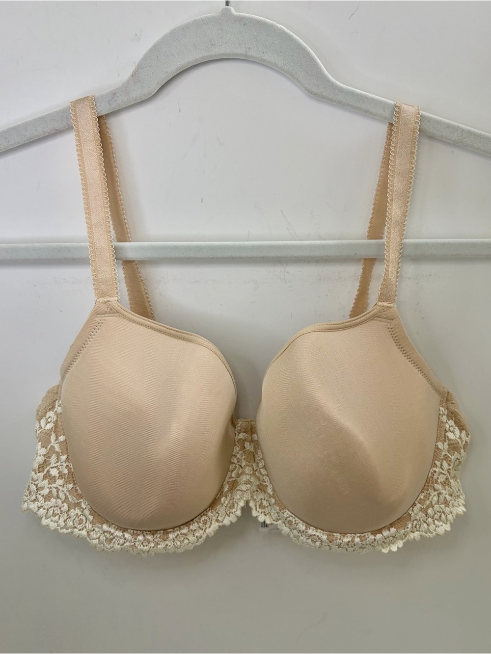 Wacoal Nude Beige Lace-Trim Adjustable Strap Bra 38C